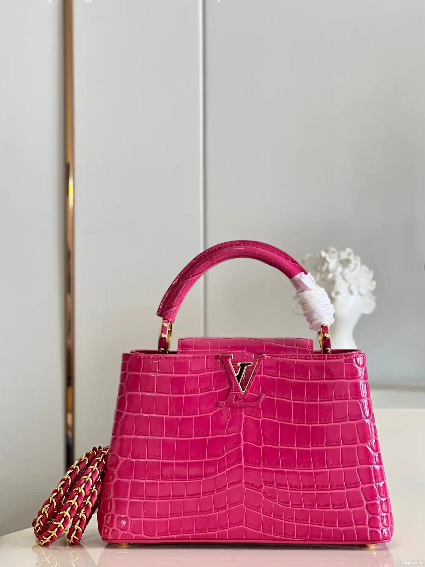 First bag ru BB LOUIS CAPUCINES VUITTON 0613